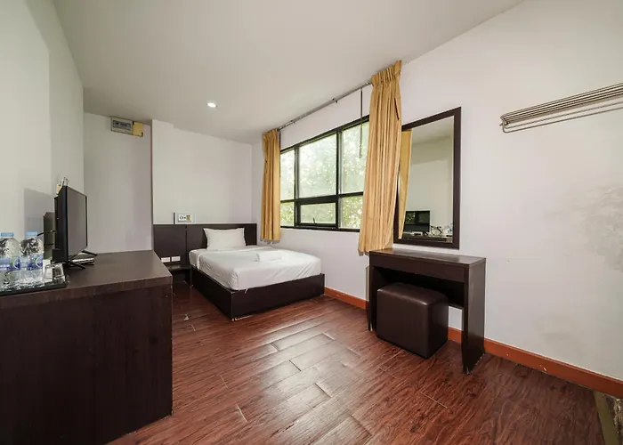 Dancenter Khaosan Park Hotel