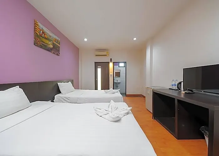 Dancenter Khaosan Park Hotel 3*