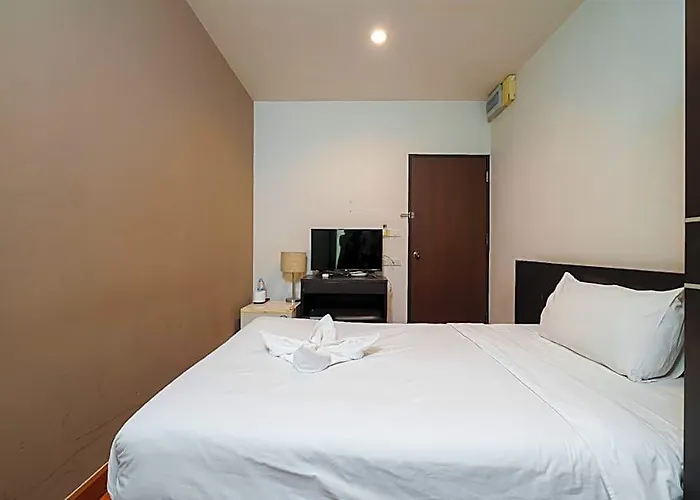 Dancenter Khaosan Park Hotel 3*