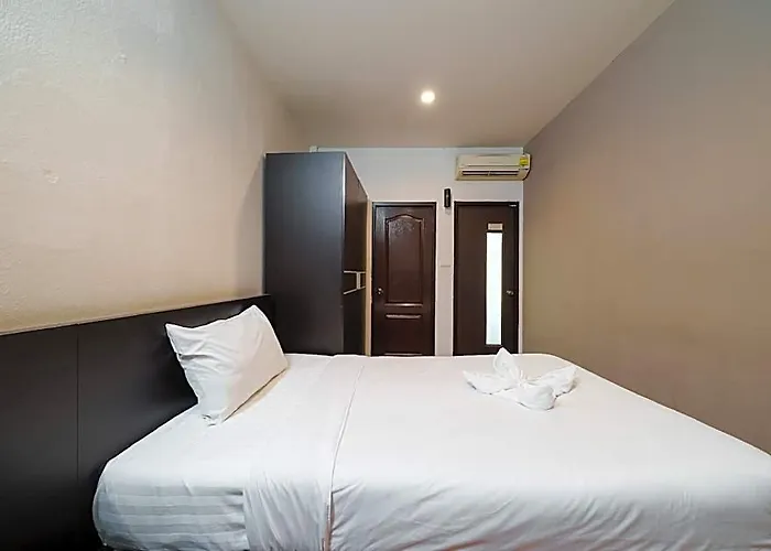 Dancenter Khaosan Park Hotel 3*